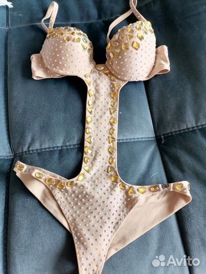 Боди. Костюм для танцев. Крылья из боа, из перьев