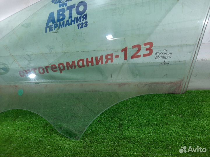 Стекло двери переднее левое Mercedes Gla250 X156