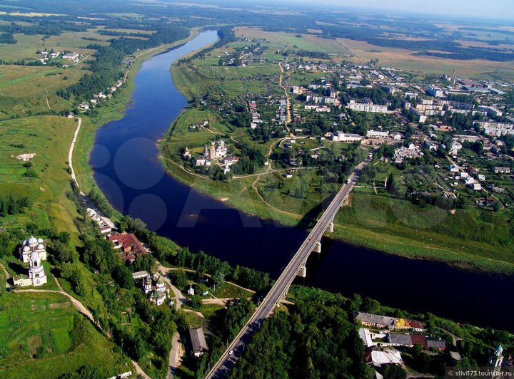 Здание, 402.3 м²