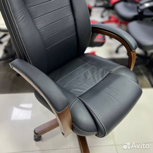 Кресло для руководителя T-9923 (цвета)