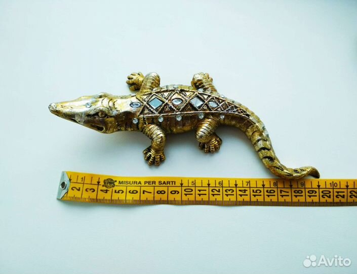 Фигурка Крокодил