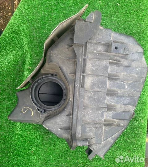 Корпус воздушного фильтра Audi A4 1.9 2005