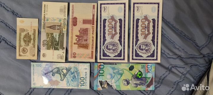 Коллекция монет и значков