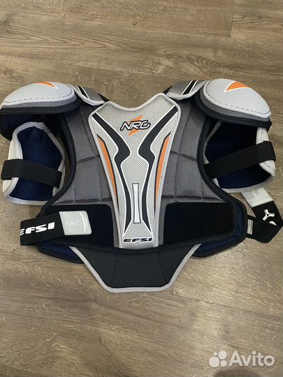 Нагрудники хоккейный, новые