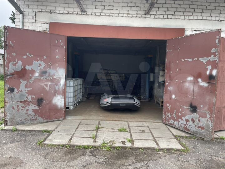 Гараж, > 30 м²