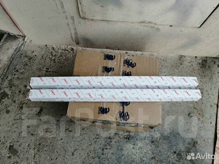 Амортизатор капота,багажника,длина 62см