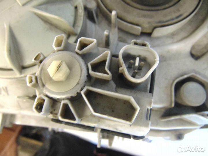 Фара правая для Toyota Caldina 3 2002-2007г