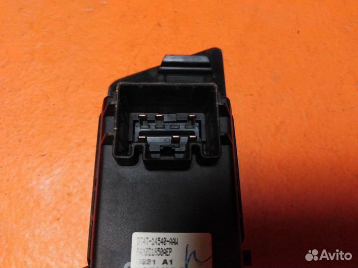 Блок управления стеклоподъемниками передний левый