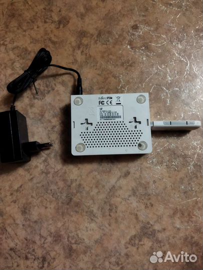 Wi-Fi Роутeр Mikrotik hAP (rb951ui-2nD)