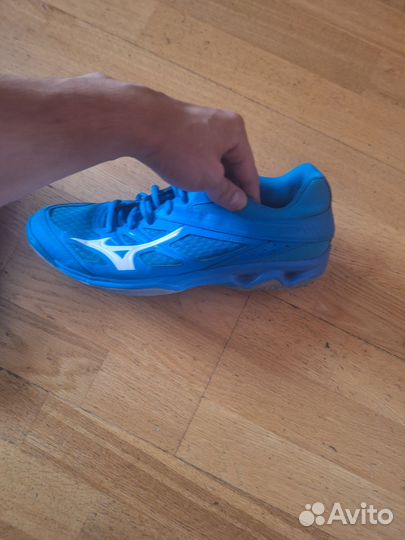 Волейбольные кроссовки mizuno