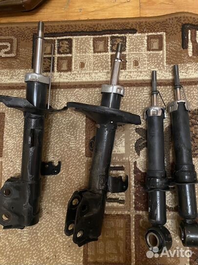 Стойки тойота 240 оригинал