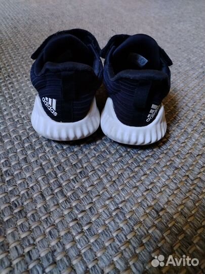 Кроссовки adidas для мальчика 33 р