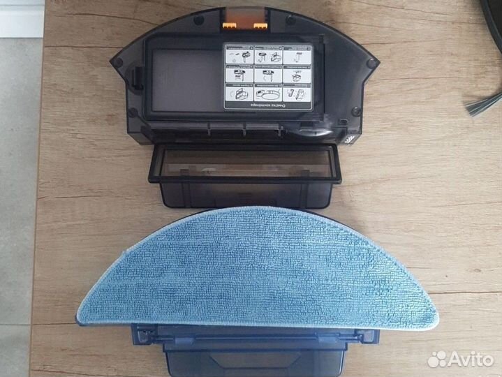 Робот-пылесос redmond RV-R650S, черный