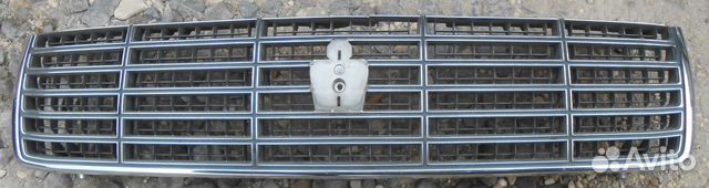 Toyota Crown 141 1993-1995 г решетка радиатора