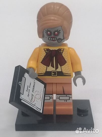 Lego Velma Staplebot