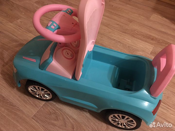 Детский автомобиль каталка