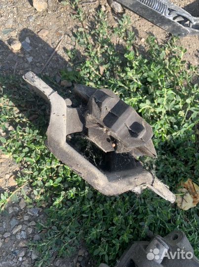 Подушка МКПП левая Ford Fusion