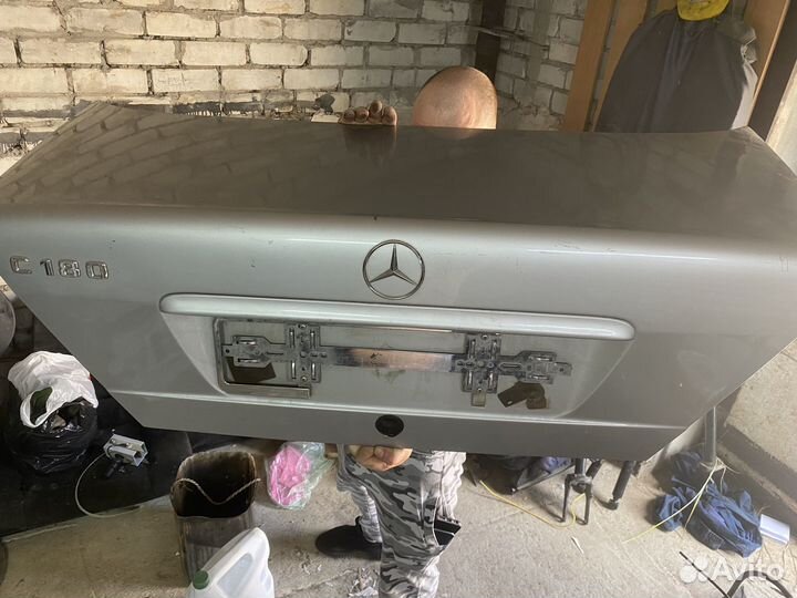 Запчасти на mercedes c180 w202