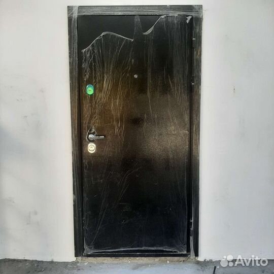 Дверь входная металлическая бу