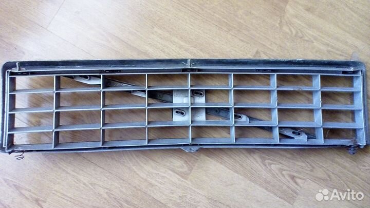 Решетка радиатора Volvo 340