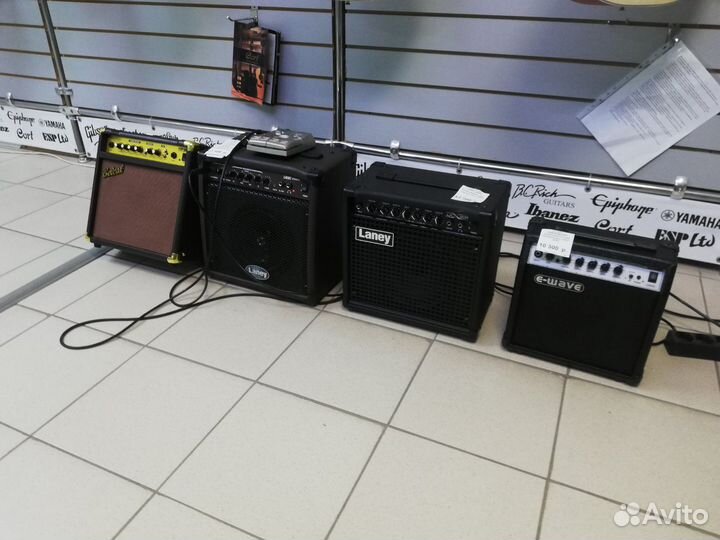 Гитарный комбоусилитель