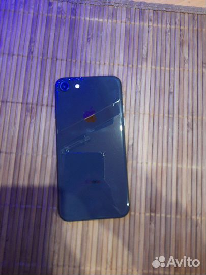 Телефон iPhone 8 64 gb
