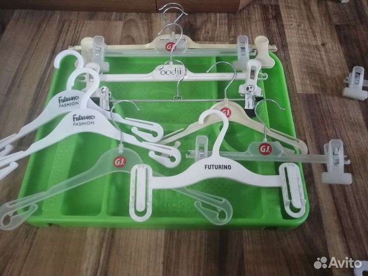 Вешалки плечики