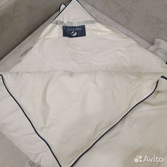Одеяло пуховое