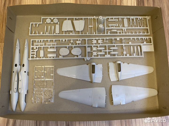 Сборная модель самолета Пе-2