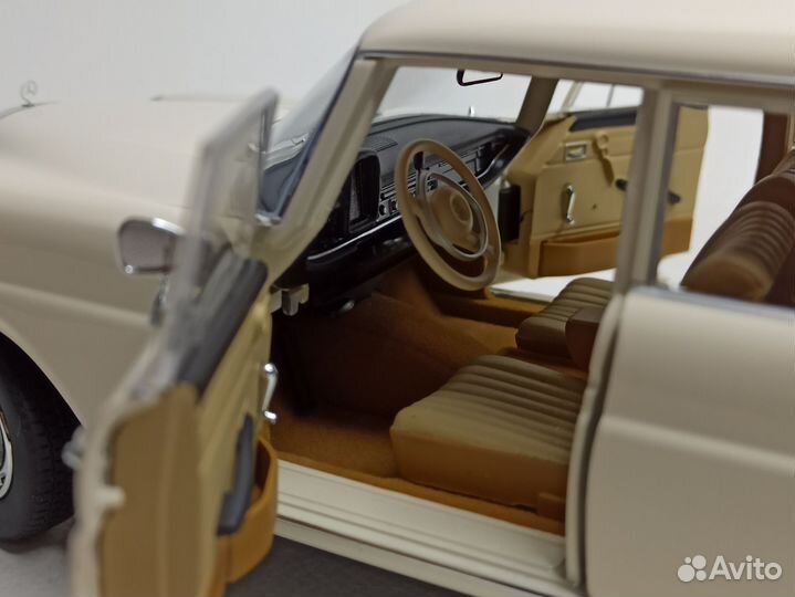 Mercedes 200 Universal-1966 Cream 1:18 Norev