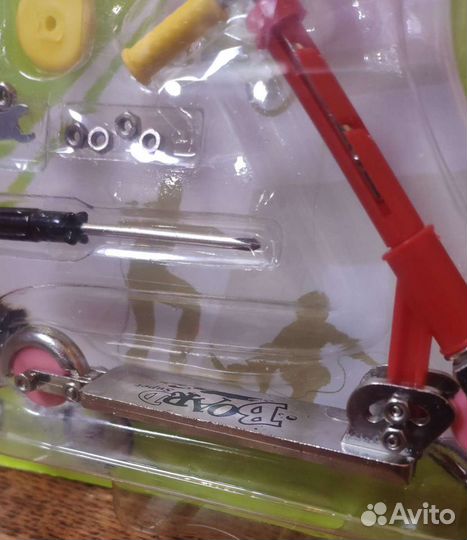 Пальчиковый самокат с металлической подножкой