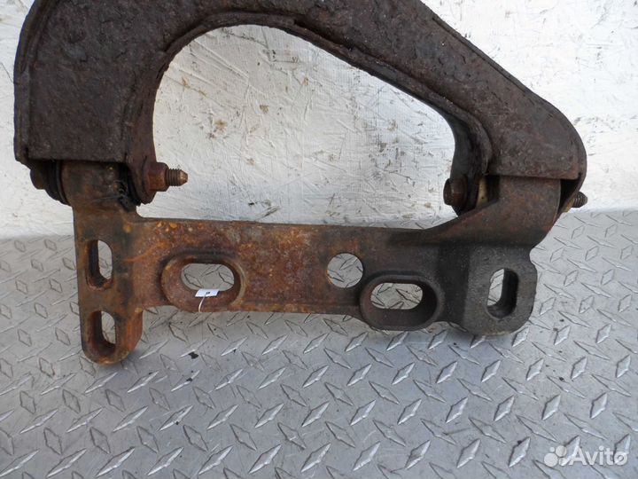 Рычаг передний правый нижний Chevrolet Trailblazer