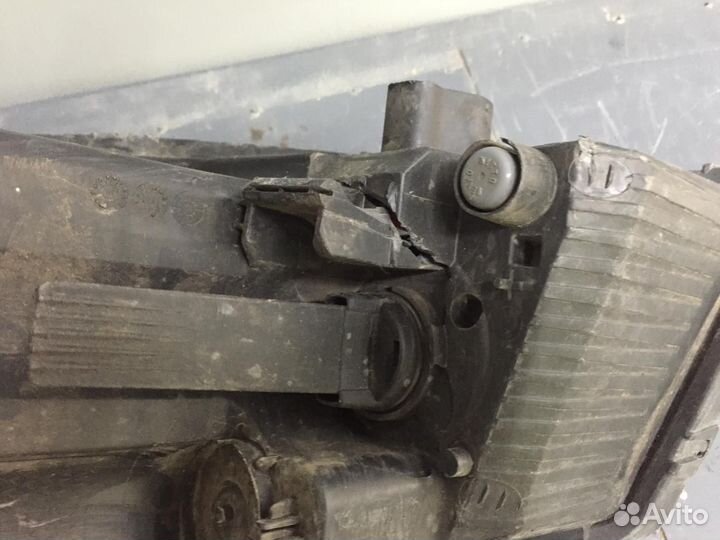 Фара передняя правая Kia Cerato Киа Серато