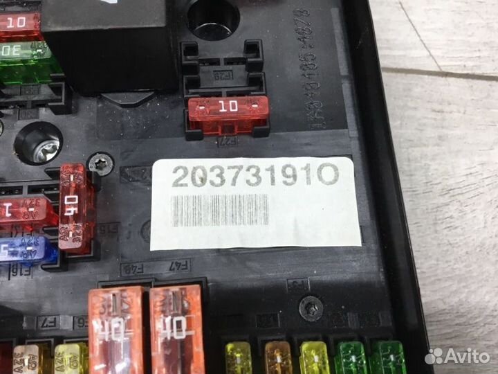 Блок предохранителей Volkswagen Golf хэтчбек BGU