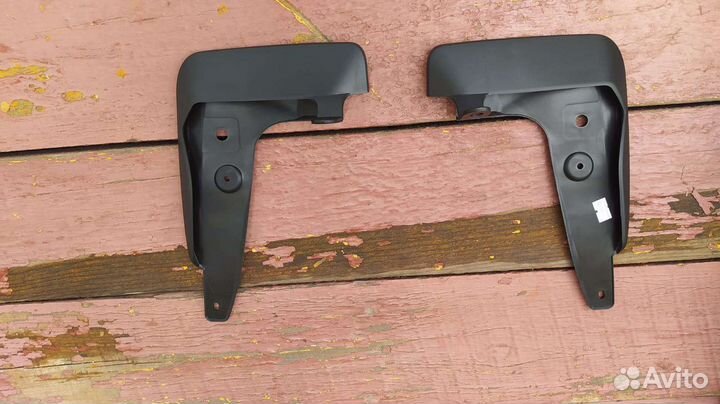 Брызговик тойота королла 210