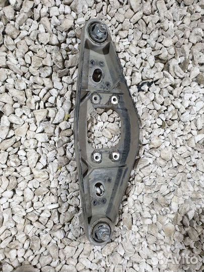 Кронштейн редуктора Mercedes-Benz CLS 219