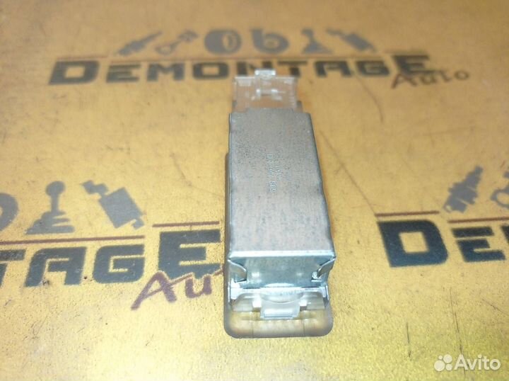 Плафон подсветки бардачка Volkswagen Passat B7 365