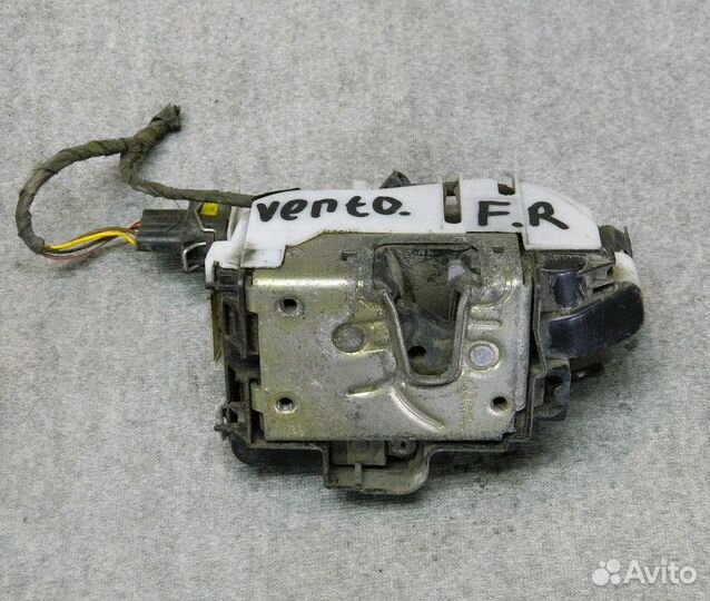 Замок двери передней правой VW Vento