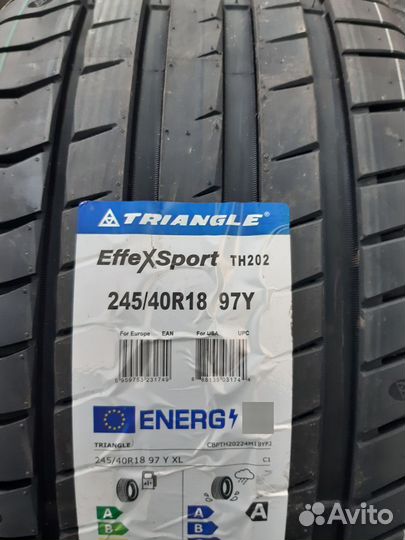 Triangle EffeXSport TH202 245/40 R18 97Y