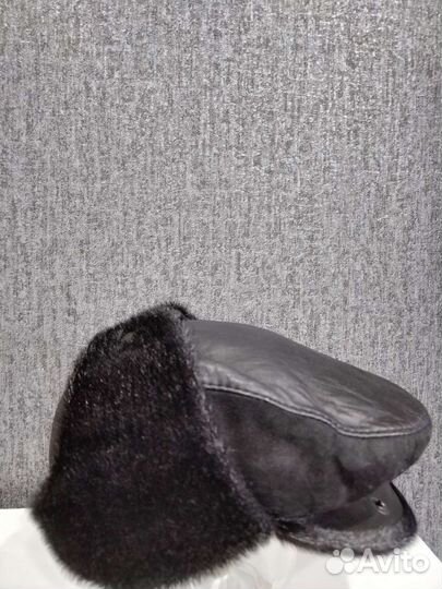 Мужская кожаная кепка с нерпой