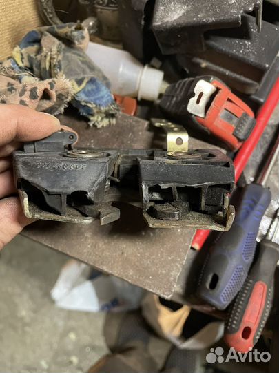 Замок багажника vw passat b4