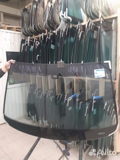 Лобовое стекло на Фольксваген Пассат