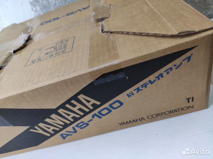 Yamaha AVS-100 пред AV усилитель в коробке