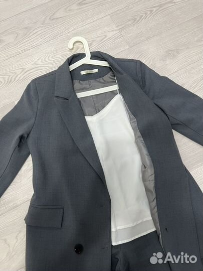 Брючный костюм женский 46