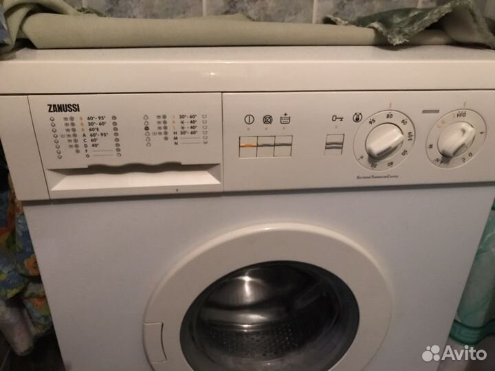 Стиральная машинка zanussi