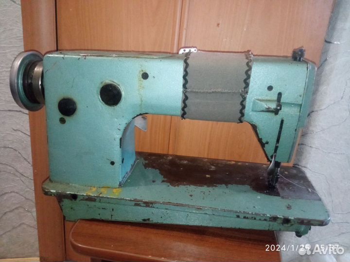 Швейная машинка пошива одежды