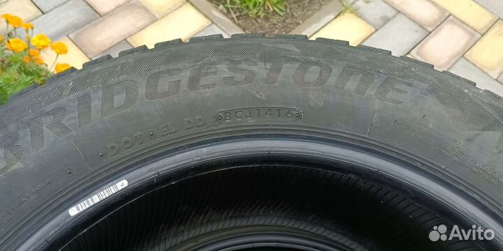 Bridgestone Blizzak DM-V2 235/60 R17 102S