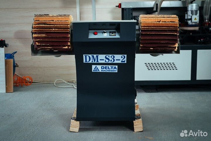 Щеточно-шлифовальный станок по дереву