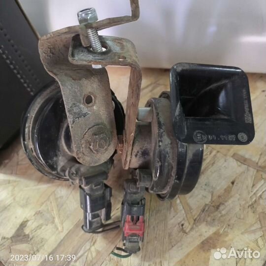 Клаксон сигнал звуковой Chrysler Voyager 3