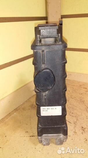 Блок управления двигателя VW Passat B3 1.8Б 88-93